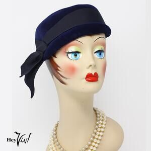 Vintage 1950s Navy Blue Felt Velour Hat w Wide Grosgrain Ribbon Bow - Hey Viv